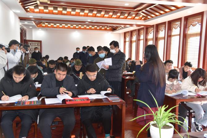 威海市关工委主任刘玉党一行莅临明德学院观摩考察
