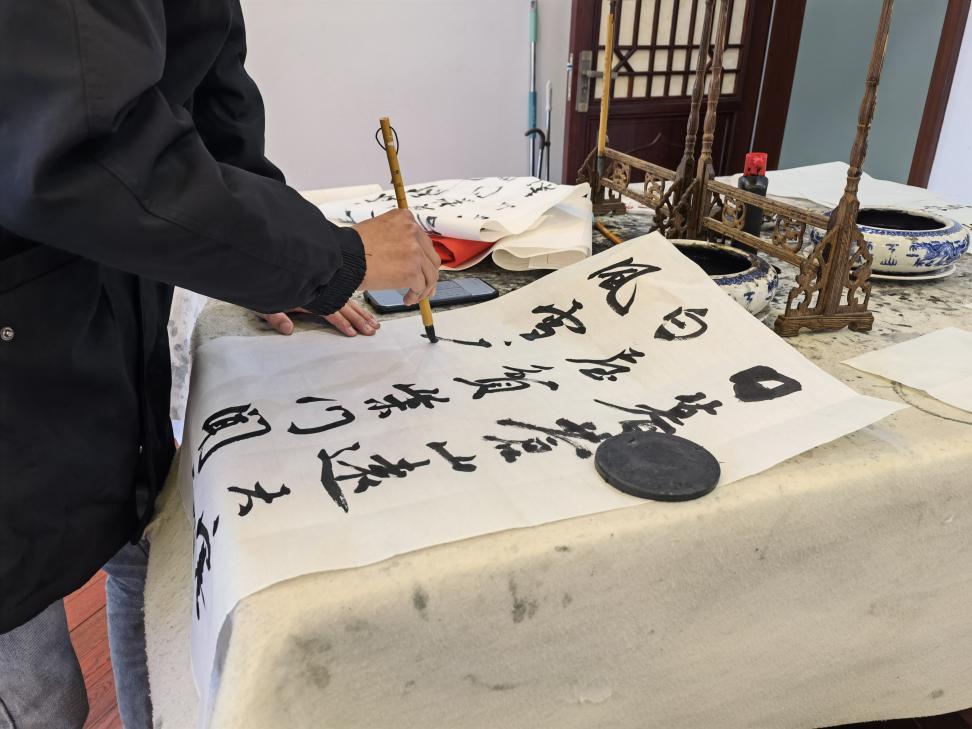 “传承经典文化，书写爱国情怀”书法比赛