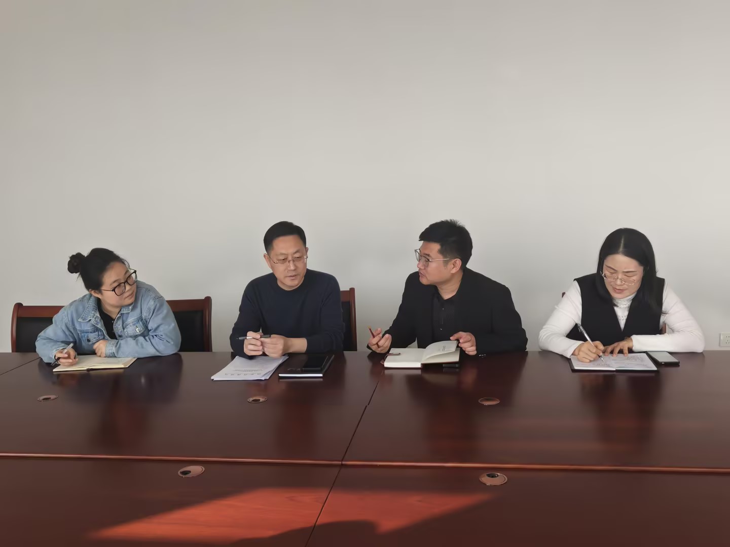 培训服务中心召开整改专题会议